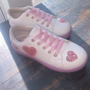 FabKids white canvas lace up & light up sole shoes